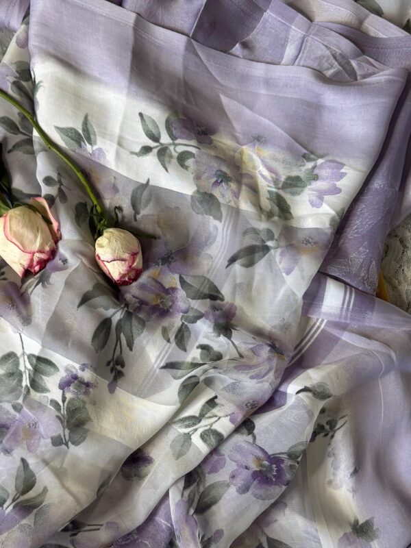 Graceful Floral Chiffon Silk Saree - Image 4