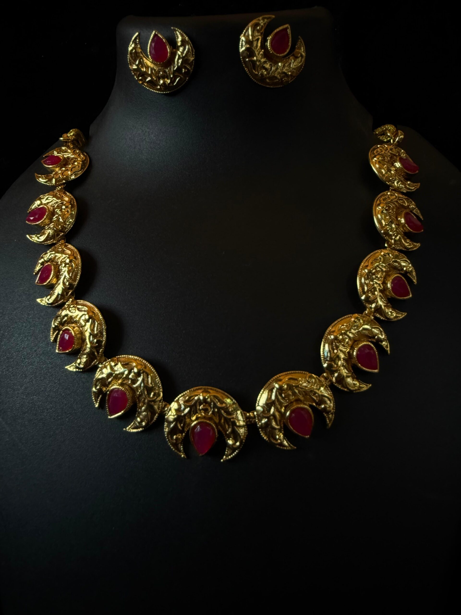 Kathiki Chandrika Copper Gold-Plated choker Set