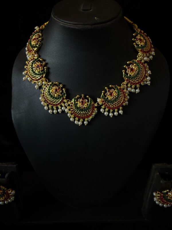 Kathiki Rajwada Chandbali Necklace Set