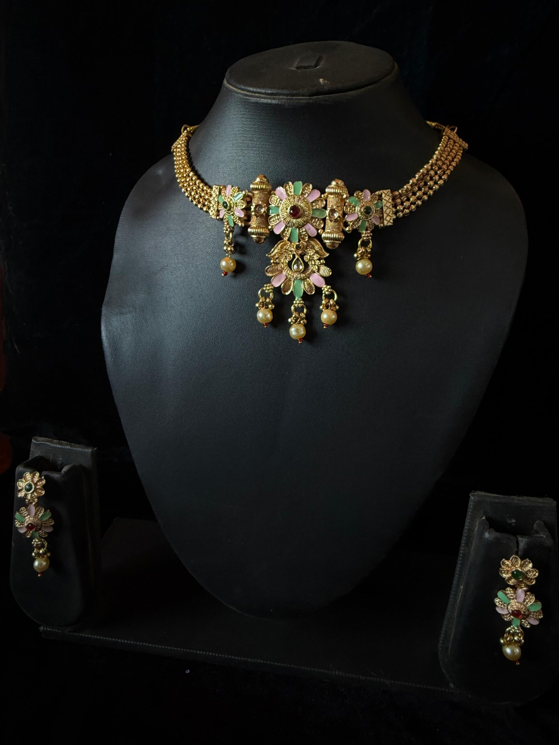 Kathiki Rajwadi Choker Set