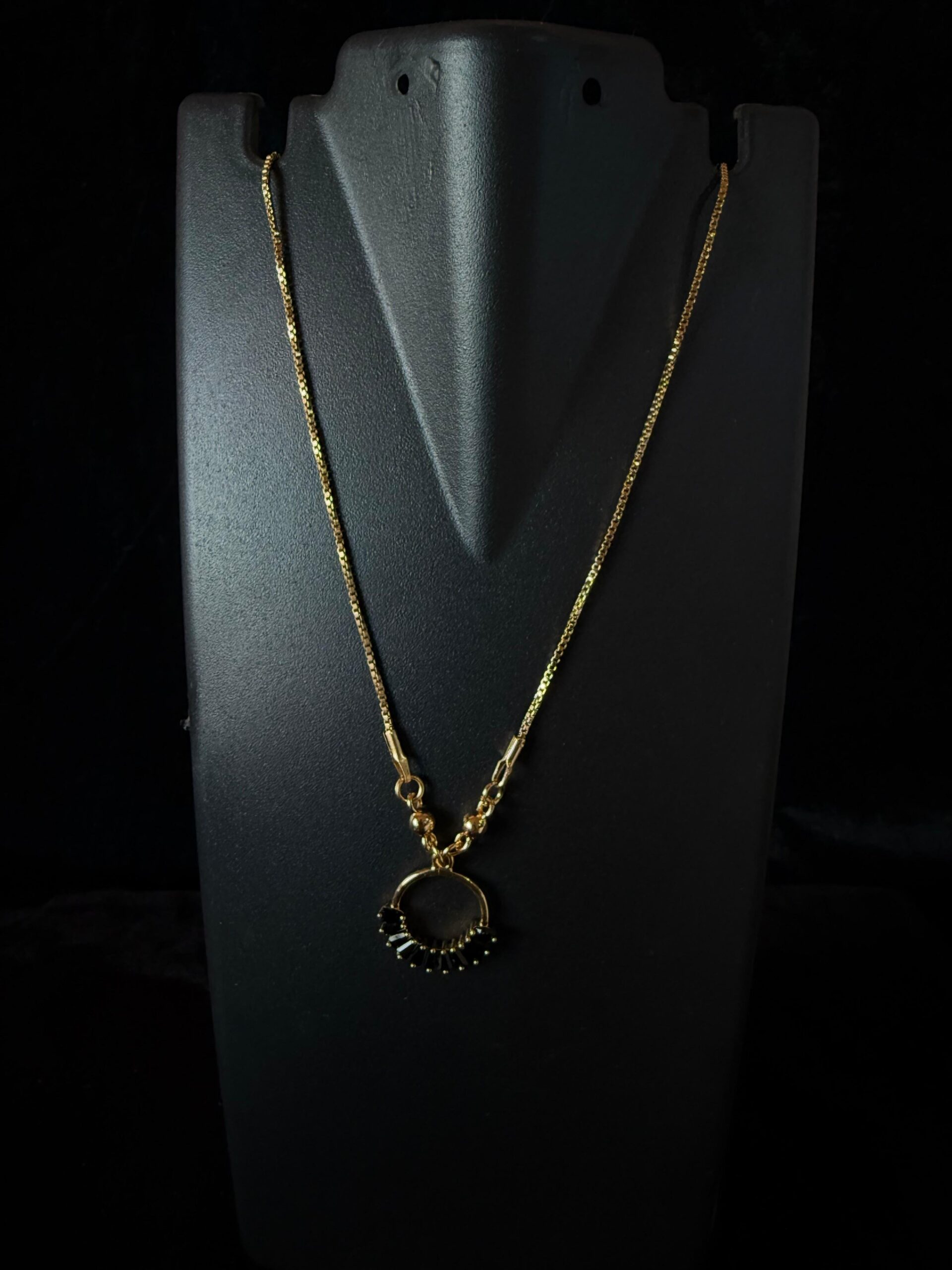 Kathiki Gold-Plated circle shaped black diamond Pendant Necklace