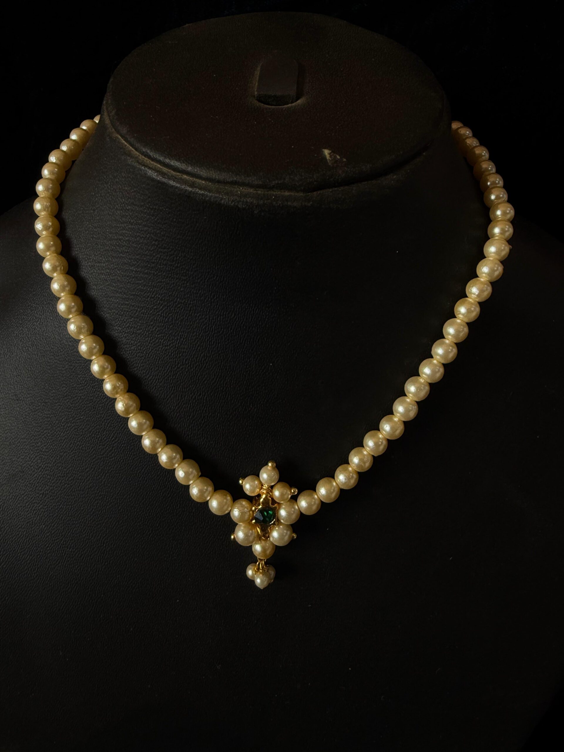 Kathiki Pearl Choker