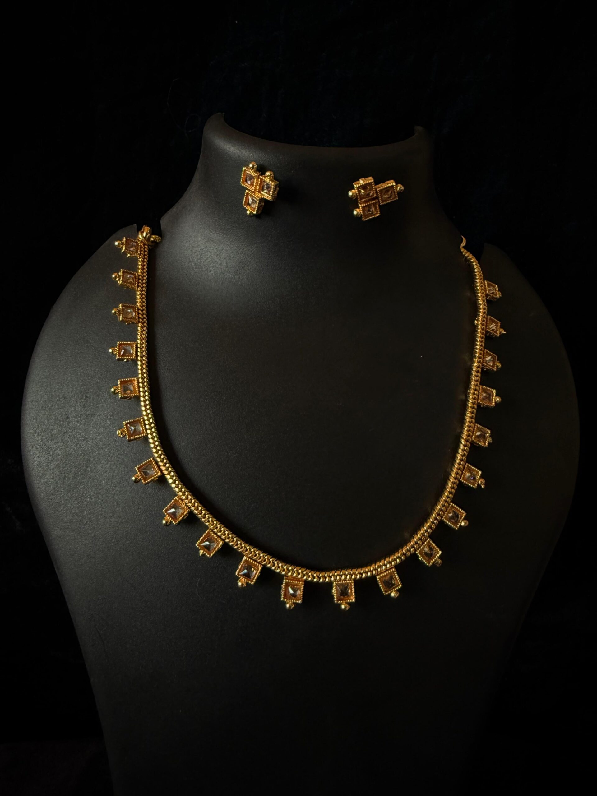 Kathiki square shaped diamond copper gold Minimal Choker Set