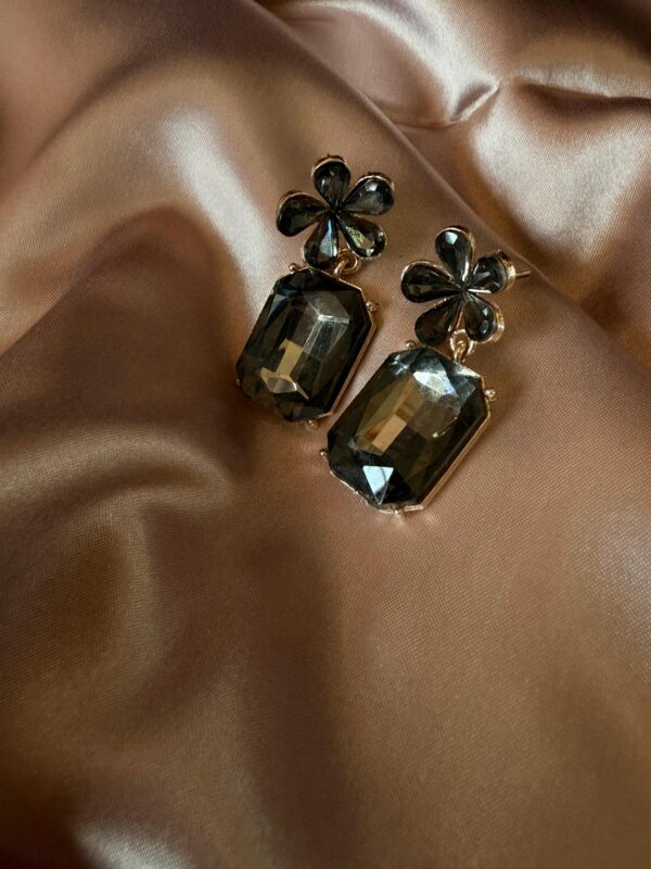 Kathiki Celeste Flora Earrings Gray