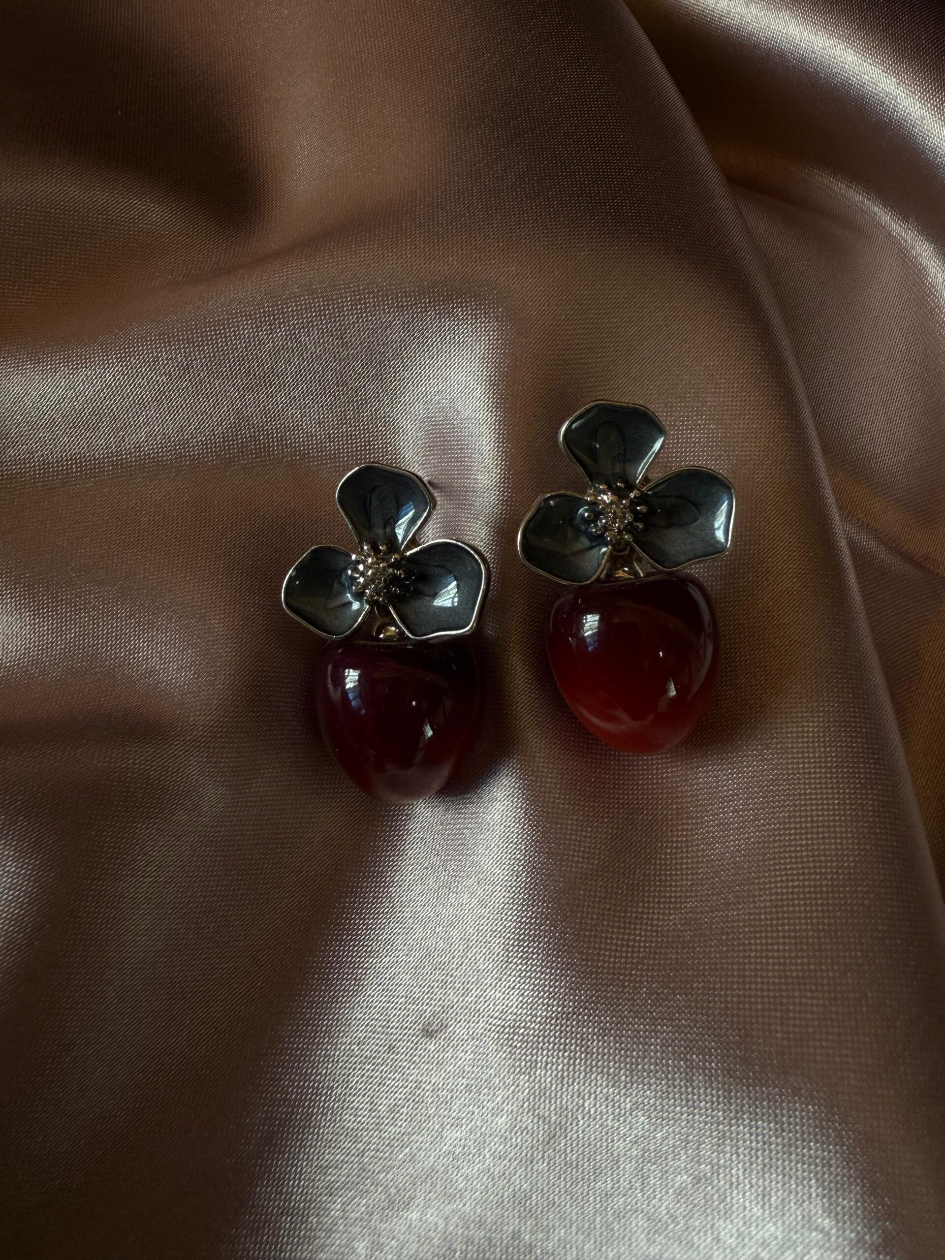 Kathiki Petal Grace Earrings - Image 2