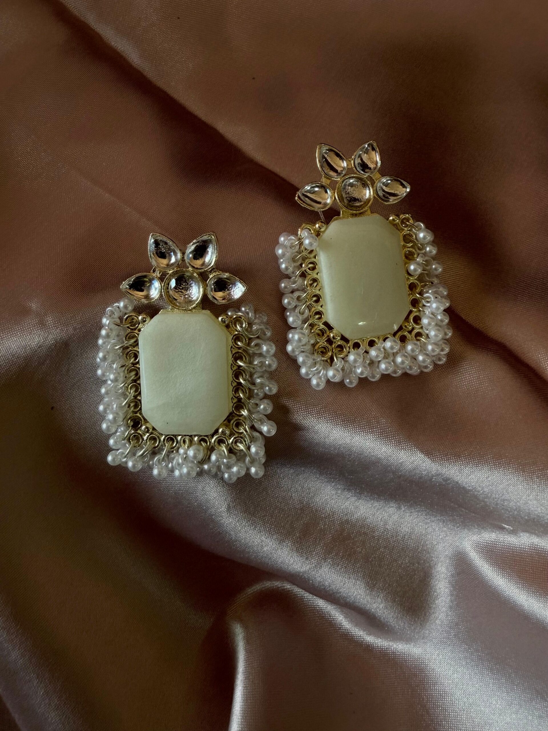 Kathiki Luxe Earrings Pearl White