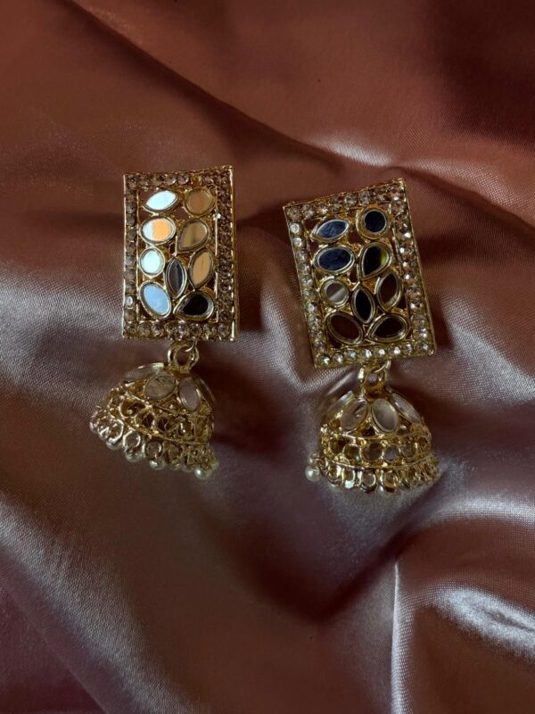 Kathiki Kundan Jhumka Earrings