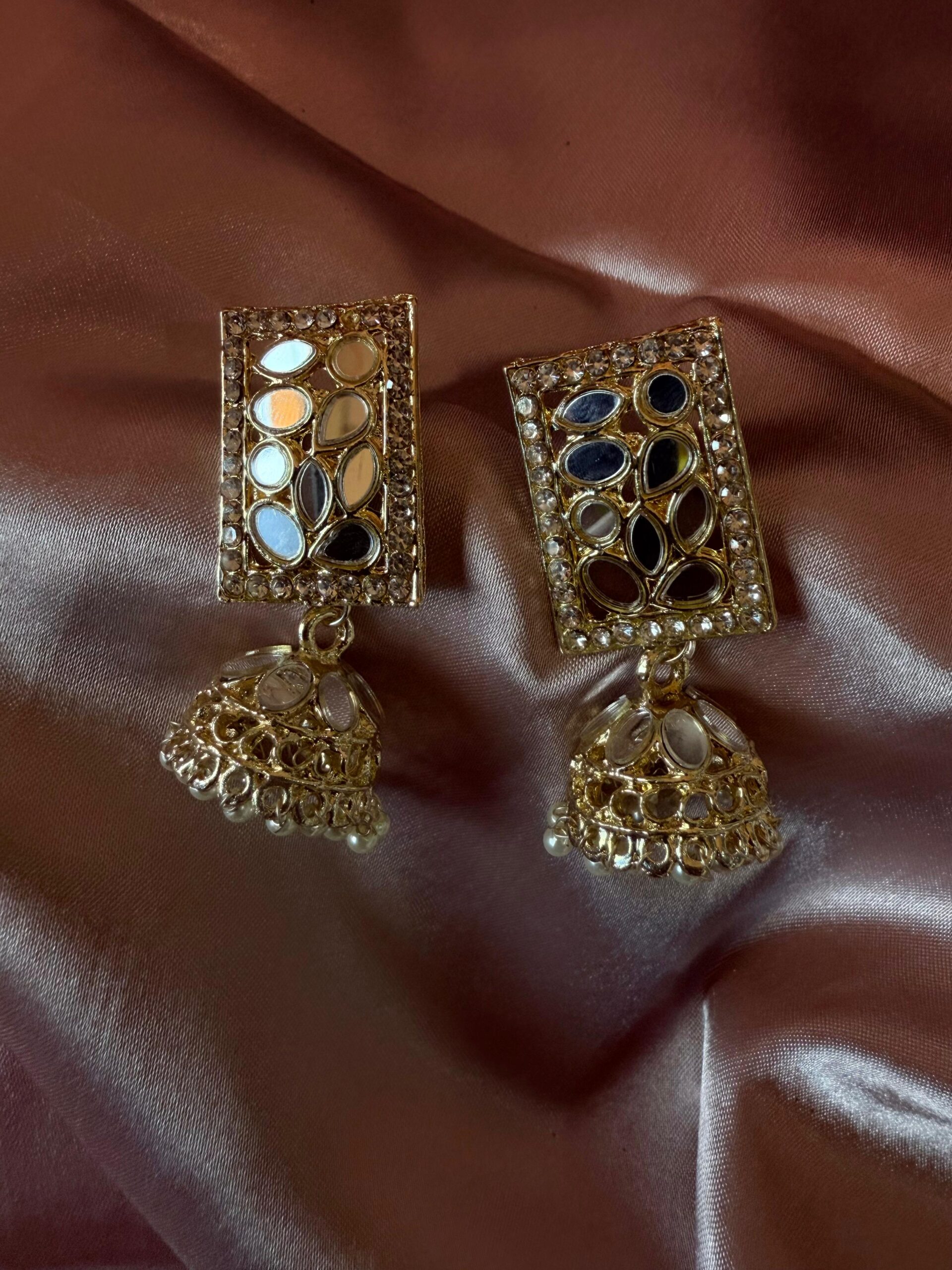 Kathiki Kundan Jhumka Earrings