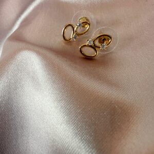 Kathiki Infinity Spark Studs