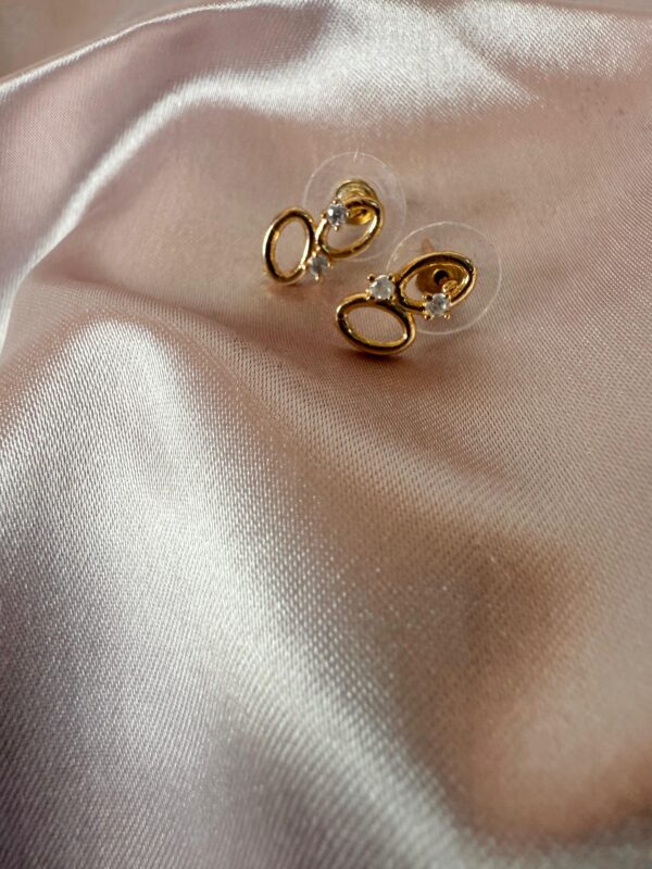 Kathiki Infinity Spark Studs