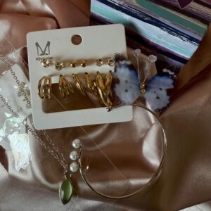 Kathiki Elegant Charm Jewelry Gift Set