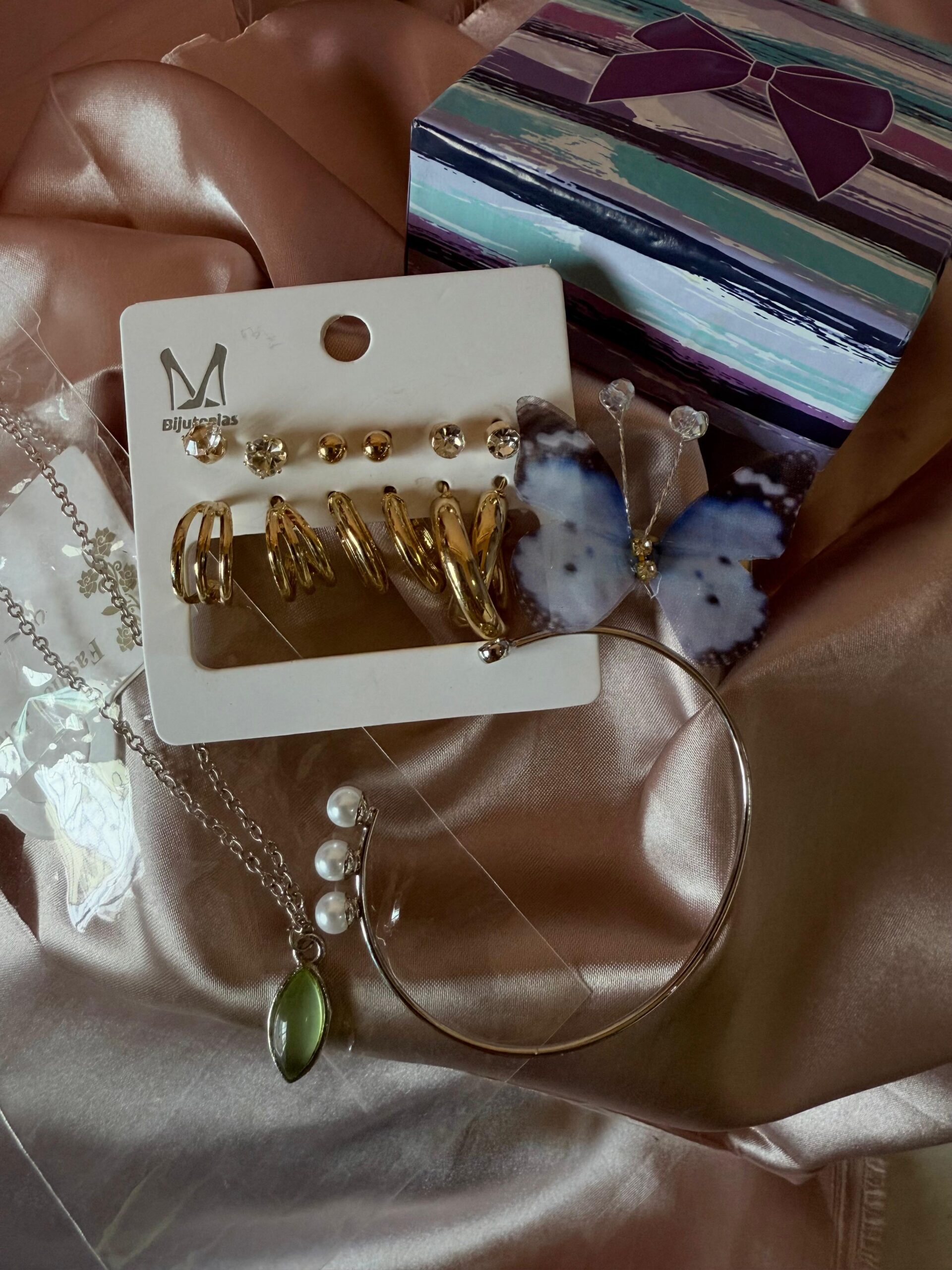Kathiki Elegant Charm Jewelry Gift Set