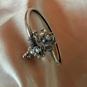 Kathiki Kundan Antique Bracelet